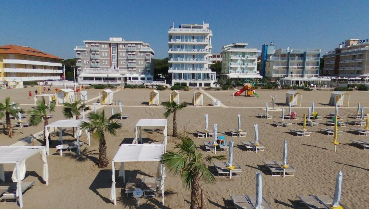 Unico Hotel Каорле Екстер'єр фото